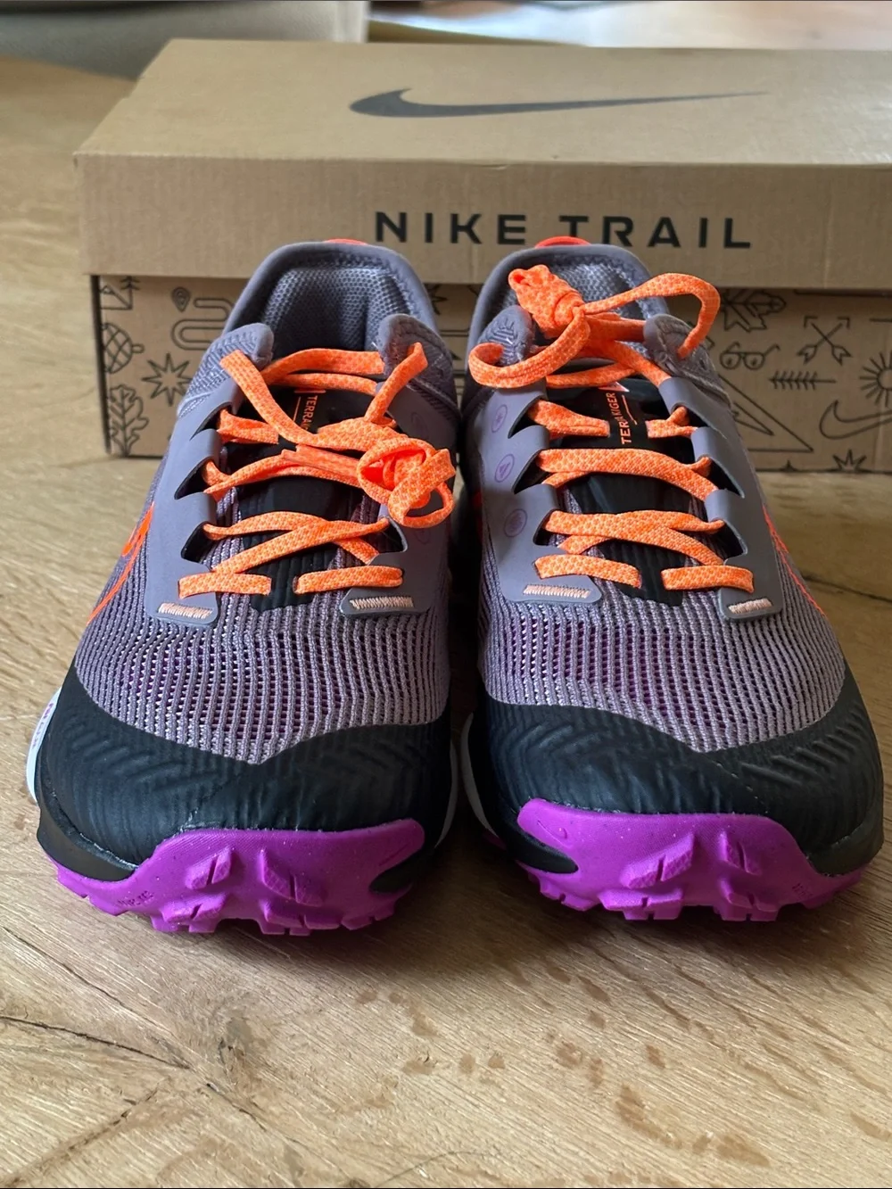 Nike Air Zoom Terra Kiger 8 Trail Runners New in box